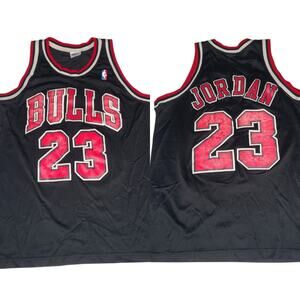 RARE Authentic Starter MICHAEL JORDAN #23 Chicago Bulls Jersey Size 46 Medium